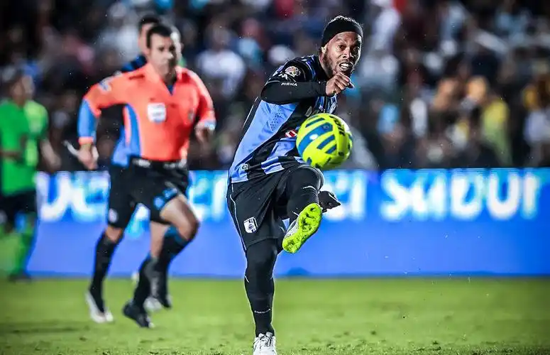 他在进攻效 他在进攻效