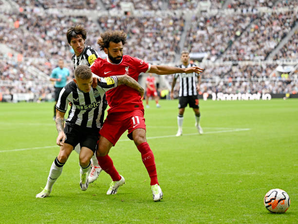 他以出色的 他以出色的